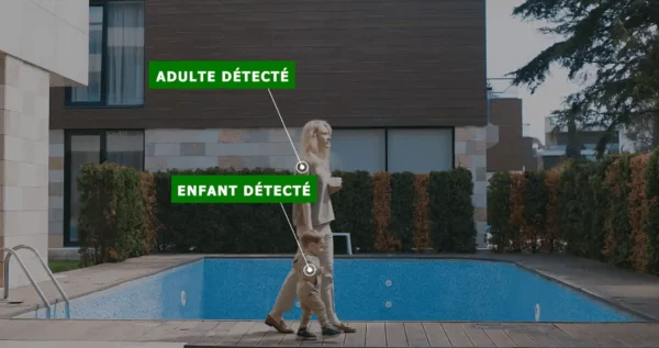 L'alarme de piscine périmétrique détecte un enfant accompagné d'un adulte.